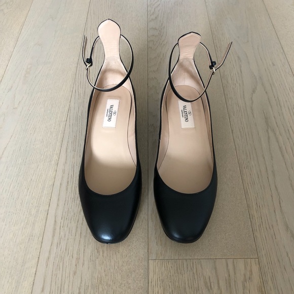 Valentino Garavani Tango Black Leather Low Heel Pumps - Picture 3 of 6